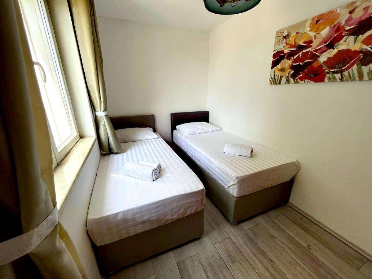 Gallery - View Of The Old Town & Free Parking Apartment